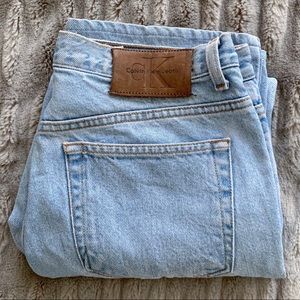 Calvin Klein women’s straight leg jeans | size 6